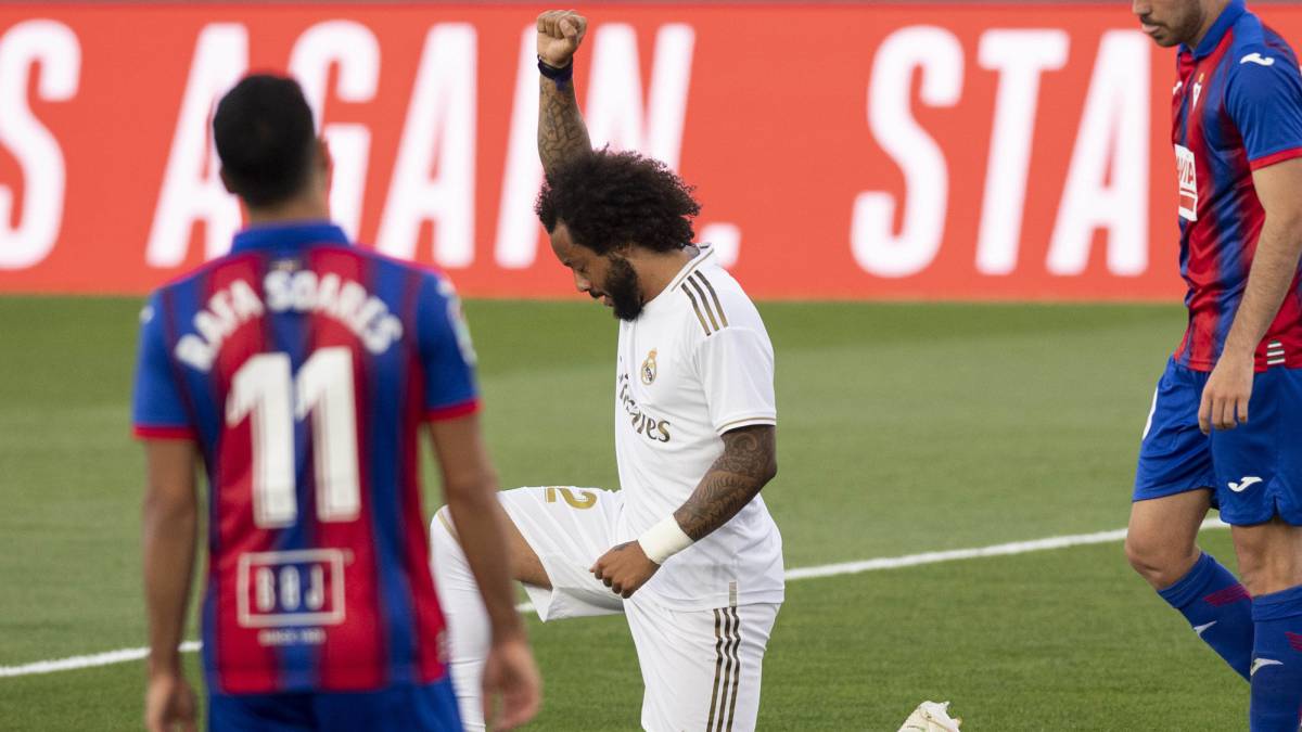 La genuflexión de Marcelo