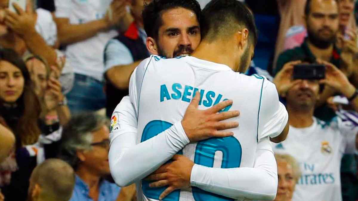 Isco y Asensio celebran gol