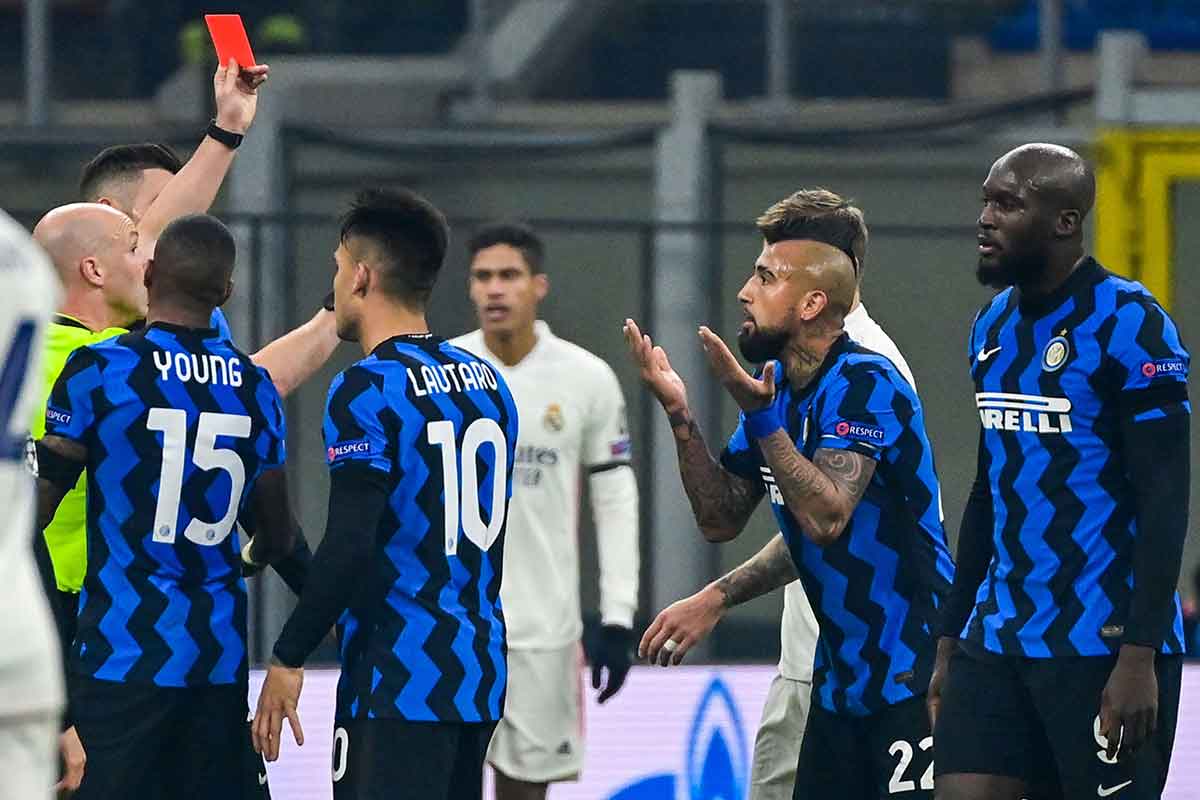 Anthony Taylor en el Inter de Milán - Real Madrid