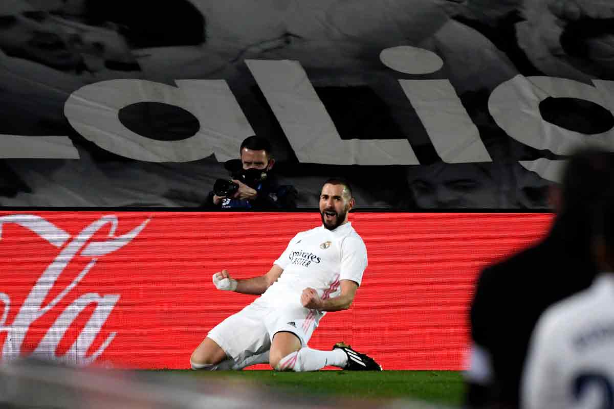Real Madrid, 3 - Athletic de Bilbao, 1: Courtois y Benzema apañan el bache