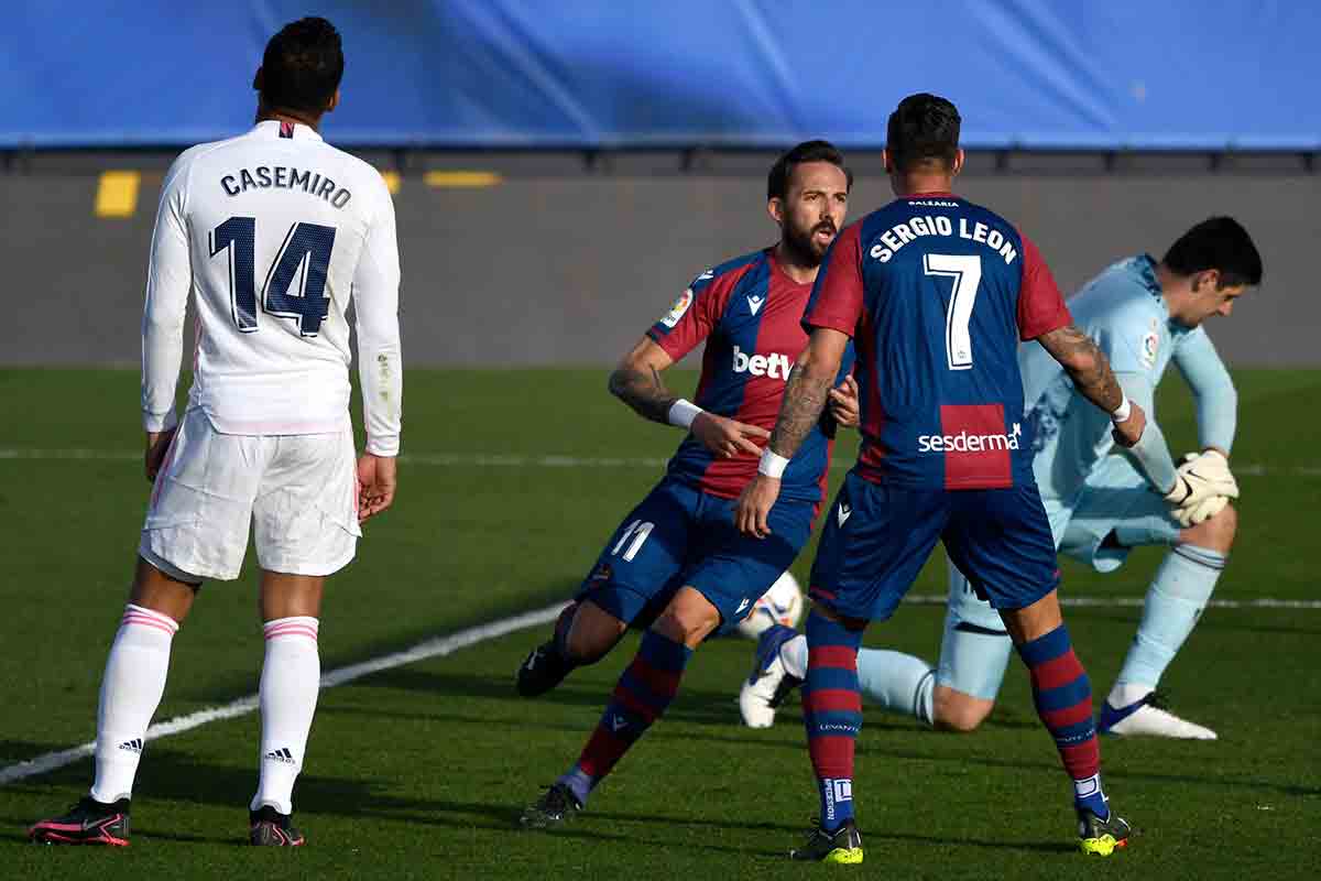 Real Madrid, 1 - Levante, 2: Adiós a la Liga