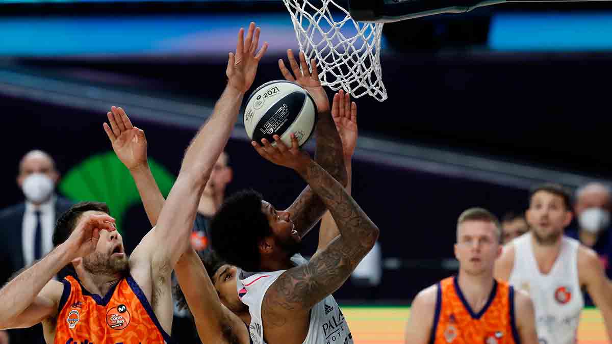 Real Madrid, 85 - Valencia Basket, 74