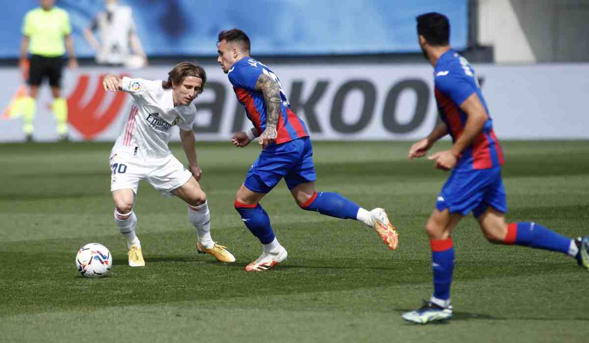 Superliga, UEFA, FIFA y el Nobel de la Paz