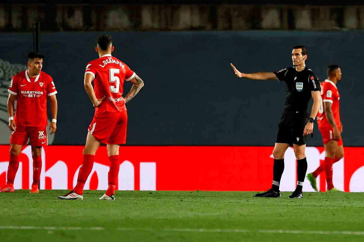 Martínez Munuera en el Real Madrid - Sevilla
