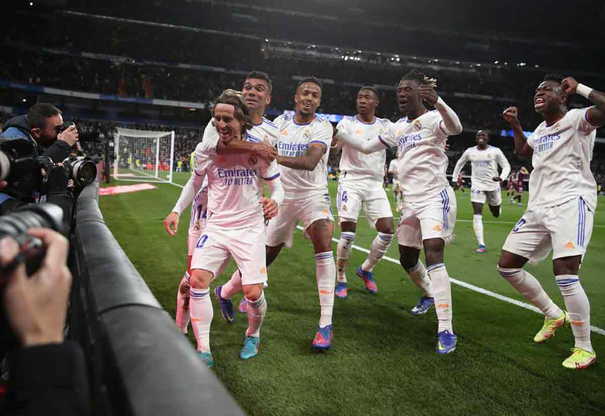 Real Madrid, 4 - Real Sociedad, 1: Avalancha madridista