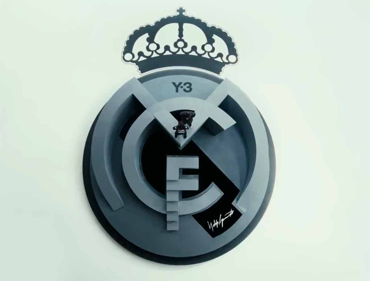 Escudo negro Real Madrid