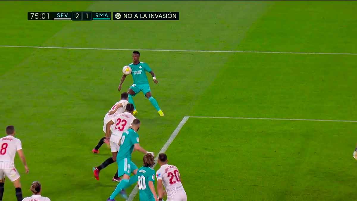 Vinícius gol legal anulado Sevilla