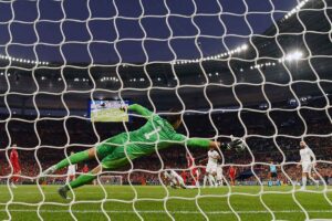 Courtois parada Liverpool