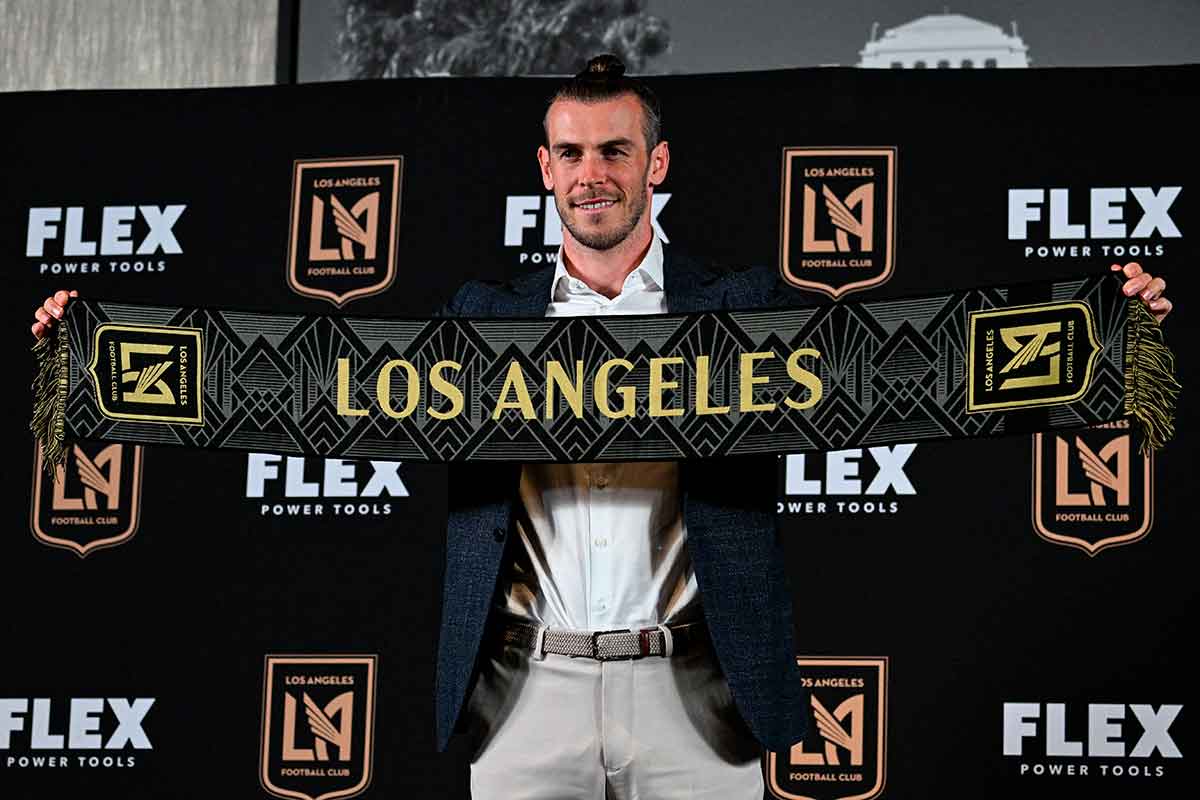 L. A. Is My Lady (I)