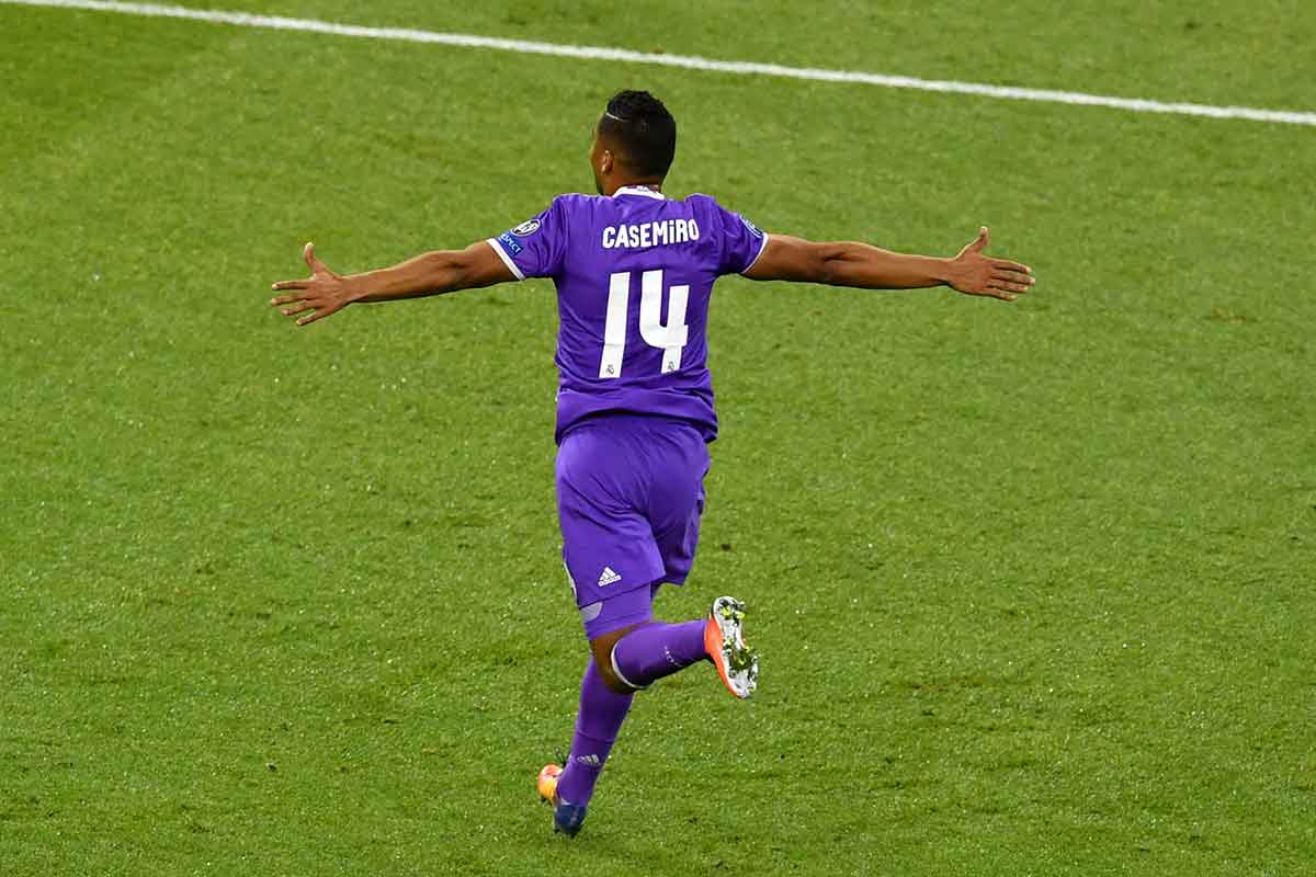 Casemiro celebra gol en Cardiff