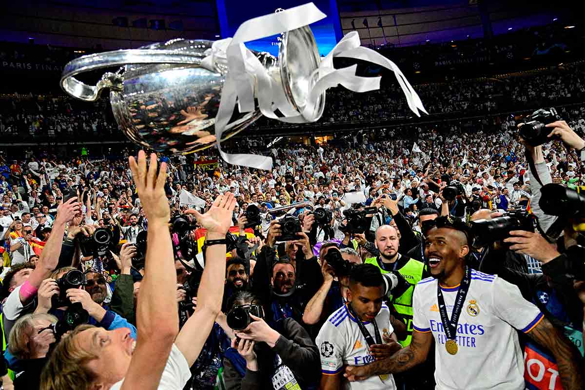 Modric lanza la Champions al aire