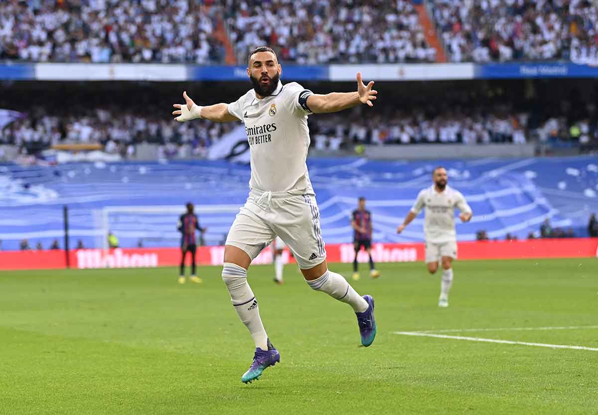 Fichen un delantero