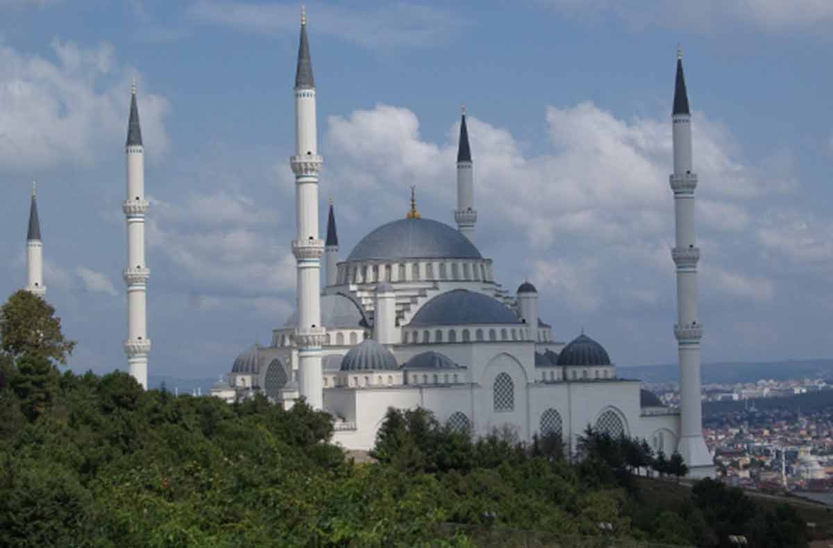 Mezquita de Camlica