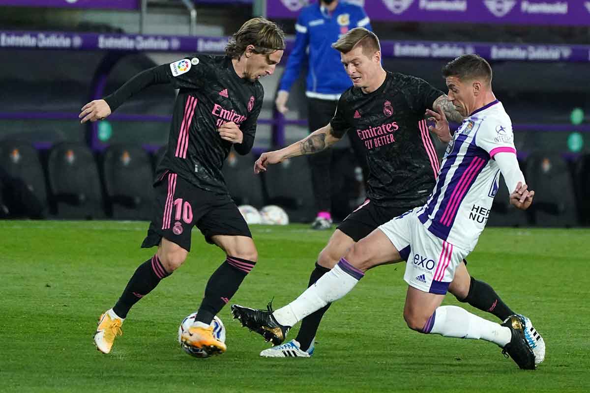 Modric y Kroos frente al Valladolid