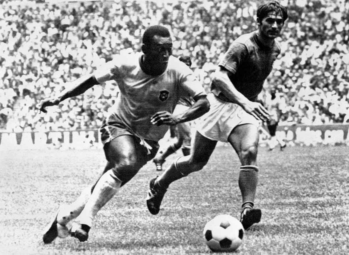Pelé frente a Italia en México 70