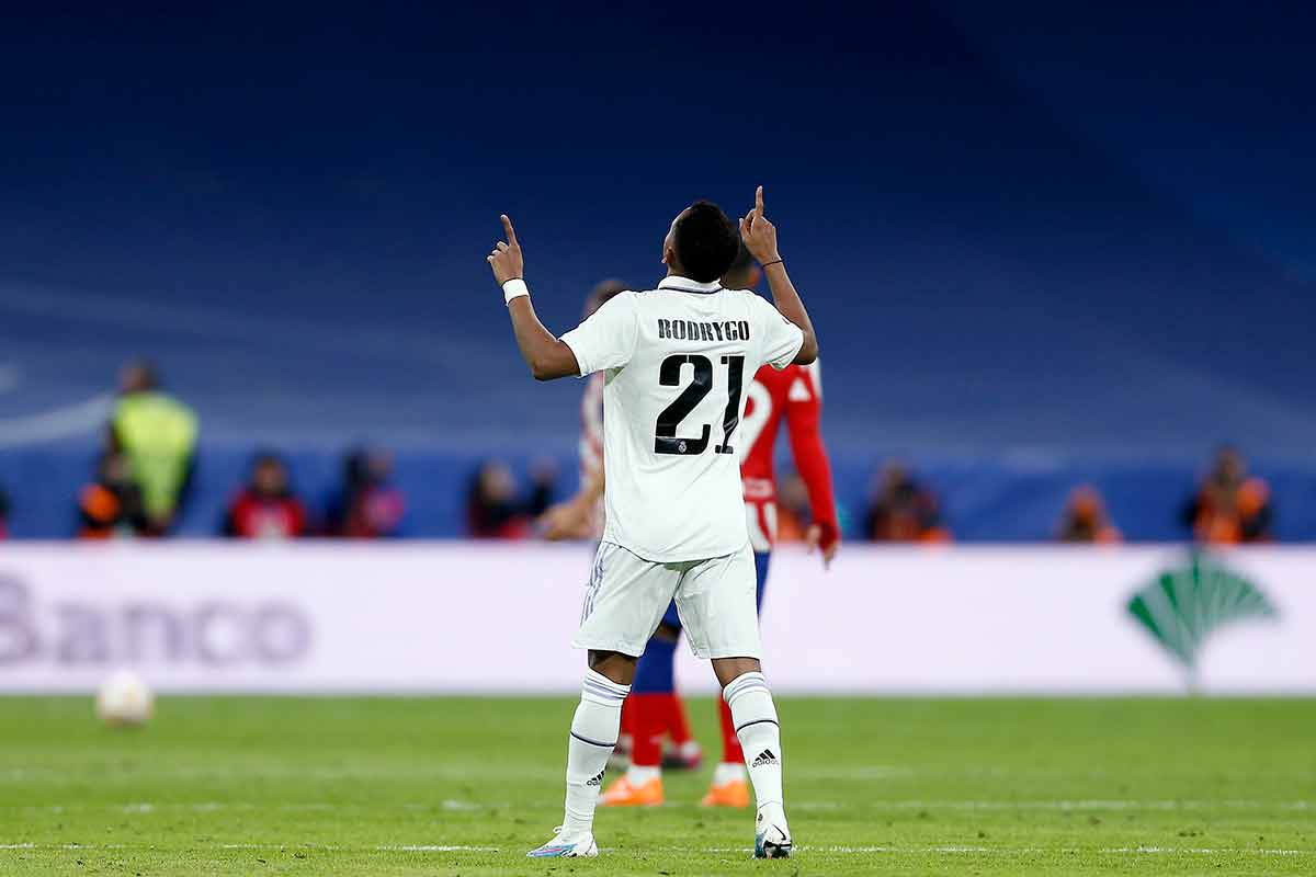 Por fin jugó Romario en el Madrid