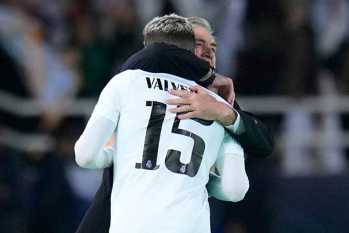 Abrazo Valverde Ancelotti