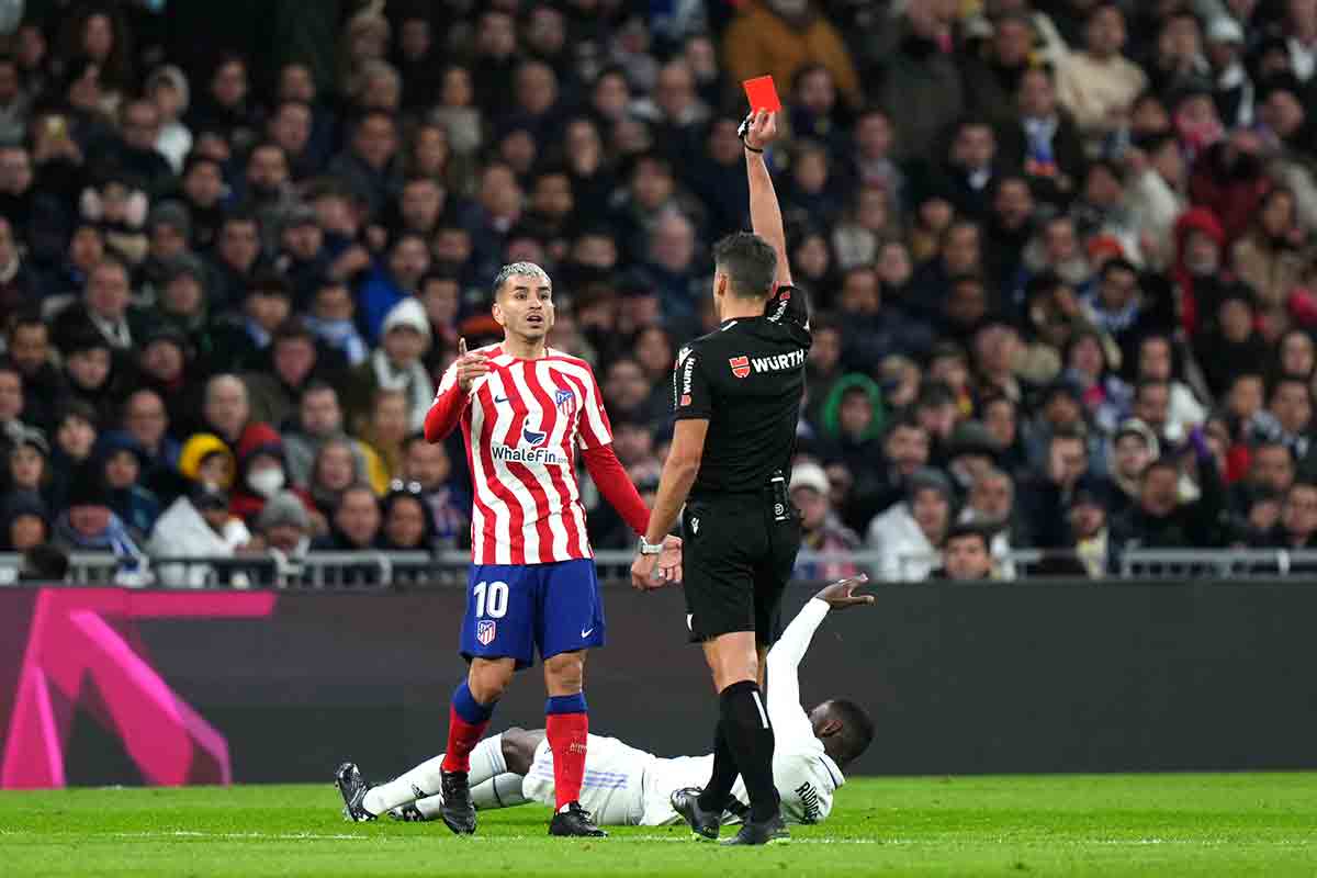 Gil Manzano en el Real Madrid, 1 - Atlético de Madrid, 1