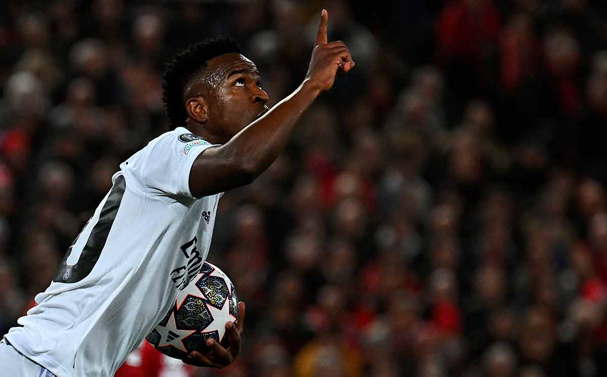 2-5: Amancio toma Anfield