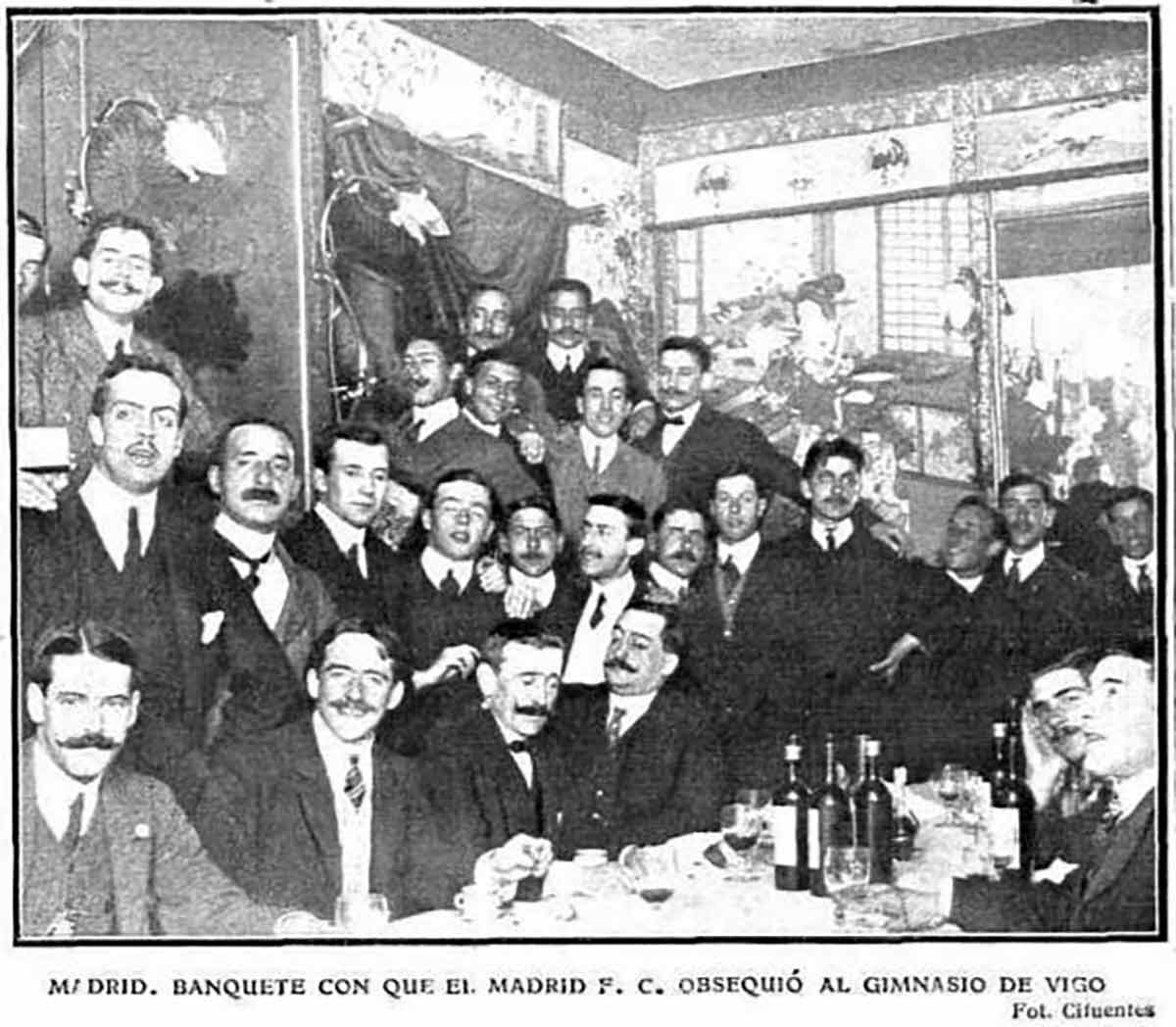 Banquete tras la final ante el Vigo Football Club, 1908