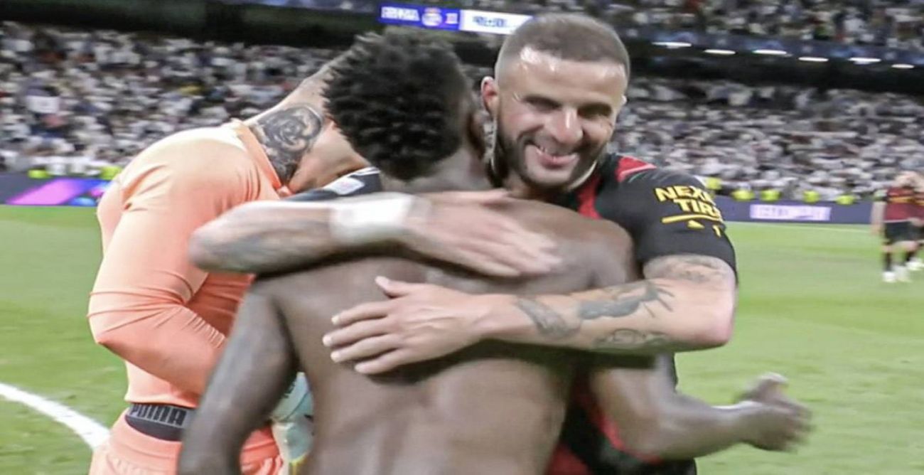 El abrazo entre Walker y Vinicius