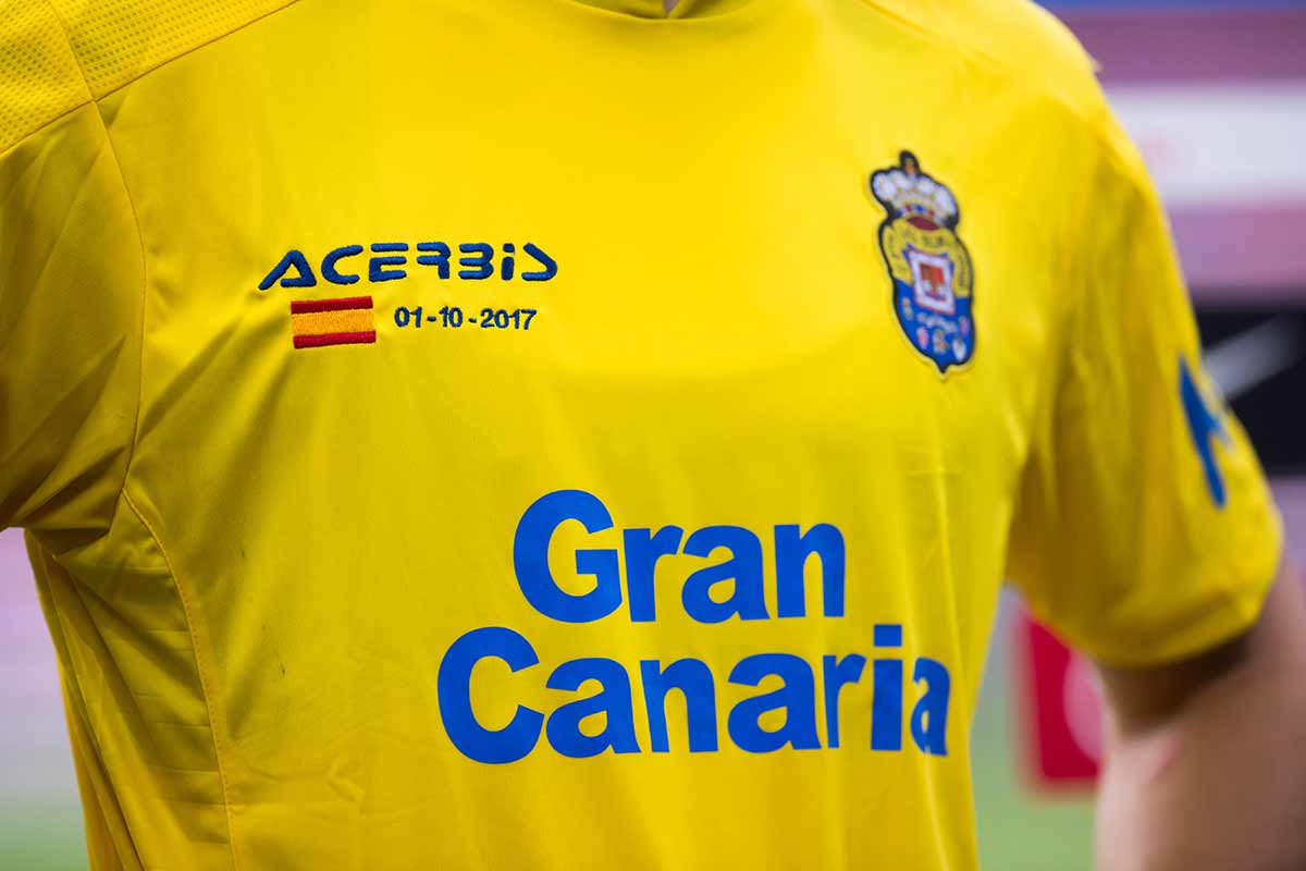 Camiseta de las Palmas con bandera de España. 1 octubre 2017