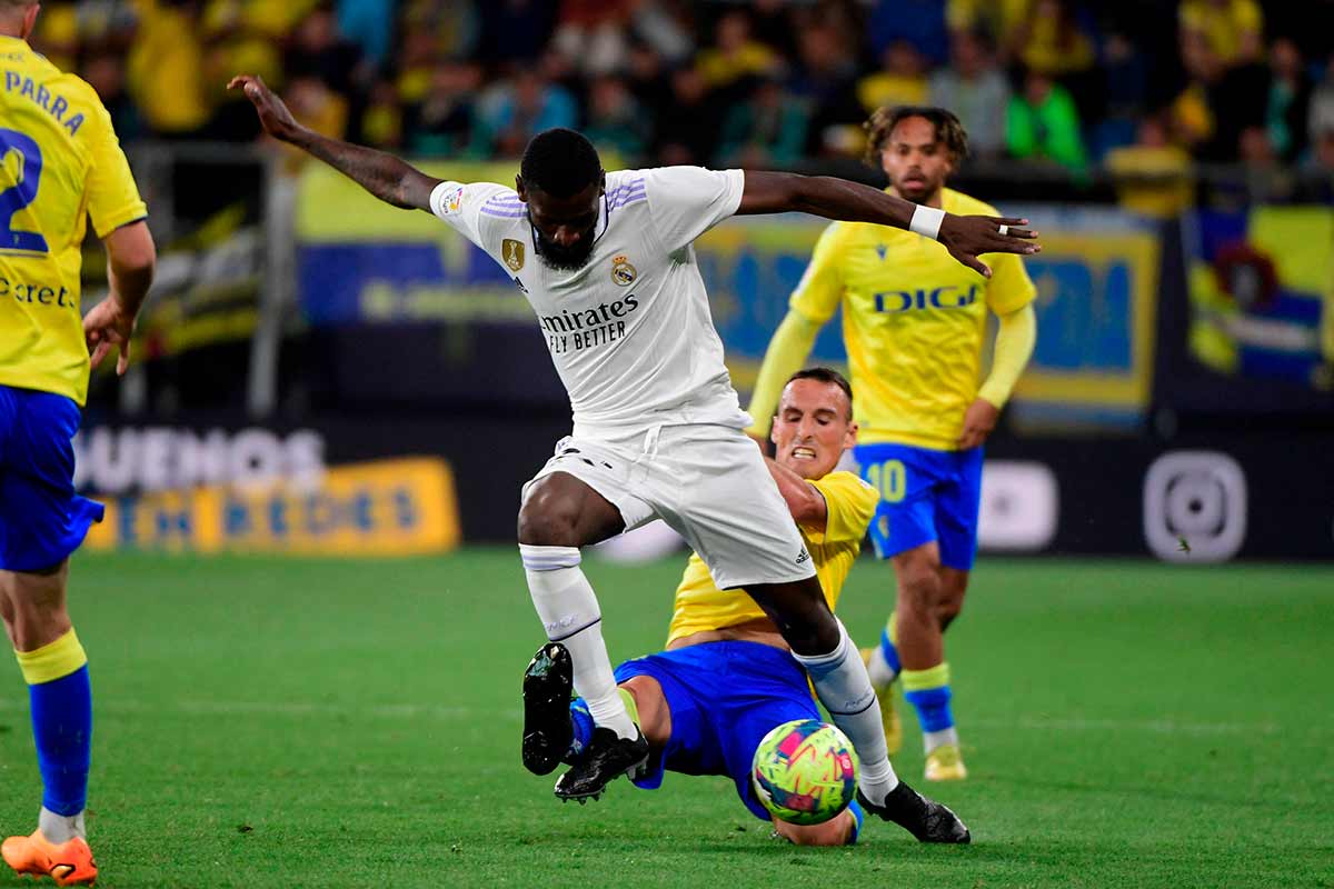 Tras el parte de guerra, la liga