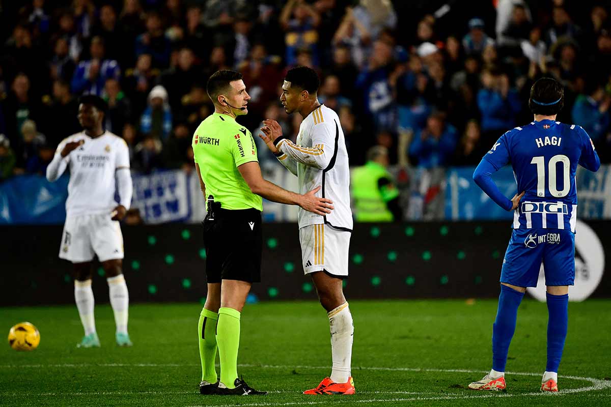 Díaz de Mera en el Alavés, 0 - Real Madrid, 1