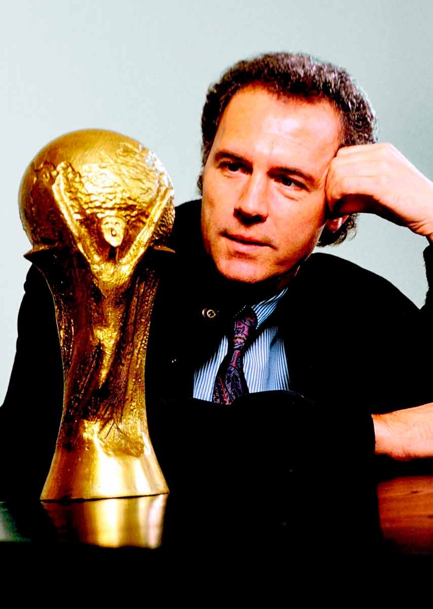 Beckenbauer observa la Copa del Mundo