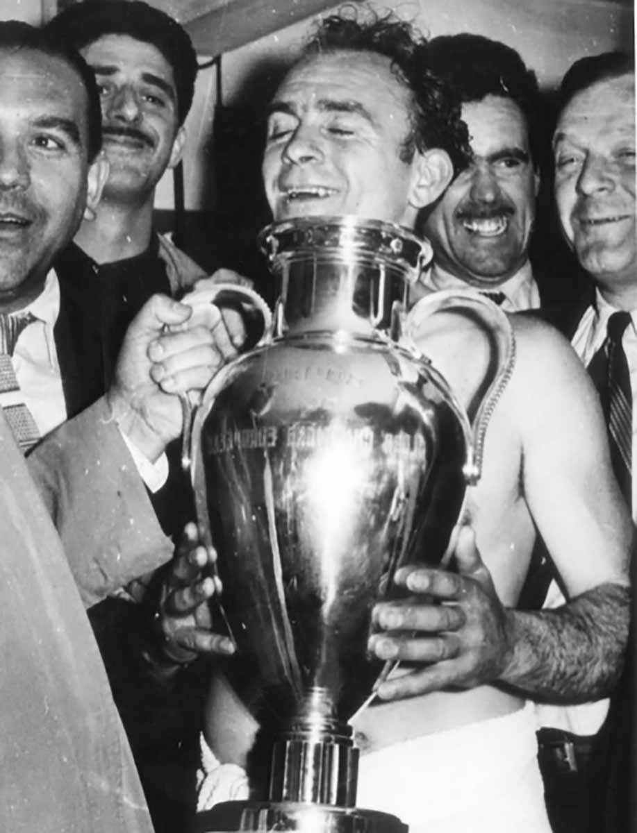 Di Stéfano con la primera Copa de Europa 1956