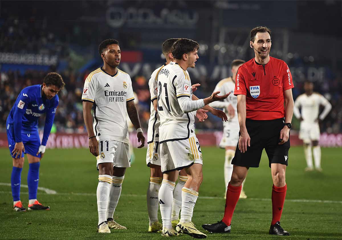 De Burgos Bengoetxea en el Getafe, 0 - Real Madrid, 2