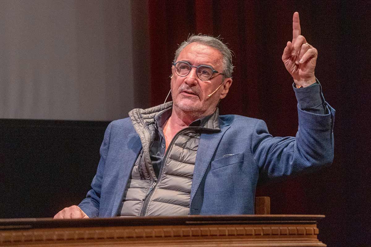 Candidato de ustedes: Herrera, Carlos