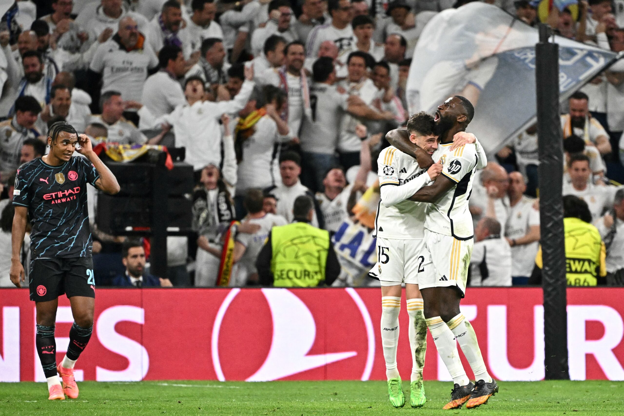 3-3: Oda al fútbol y esperanza para Manchester