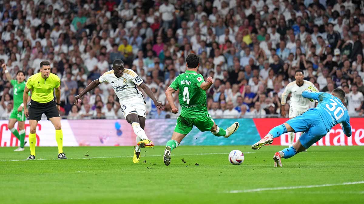 Díaz de Mera en el Real Madrid, 0 - Betis, 0