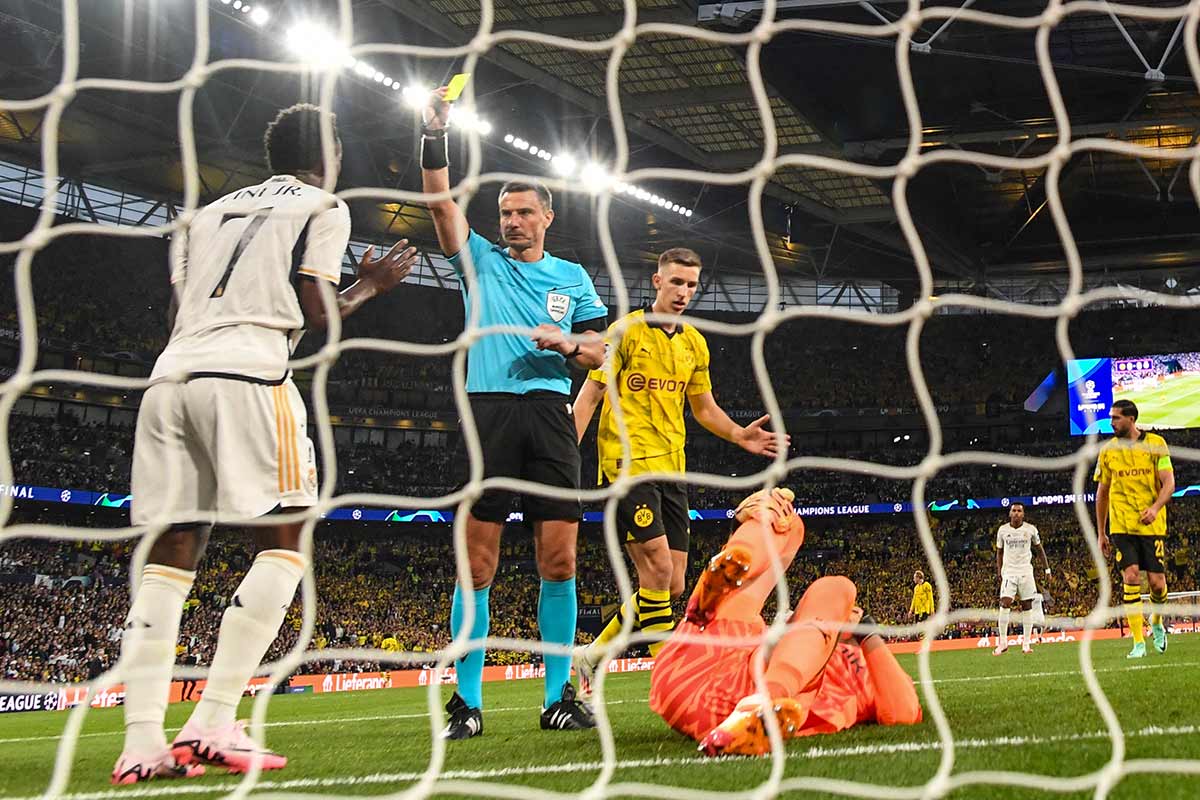 Slavko Vinčić en el Borussia Dortmund, 0 - Real Madrid, 2