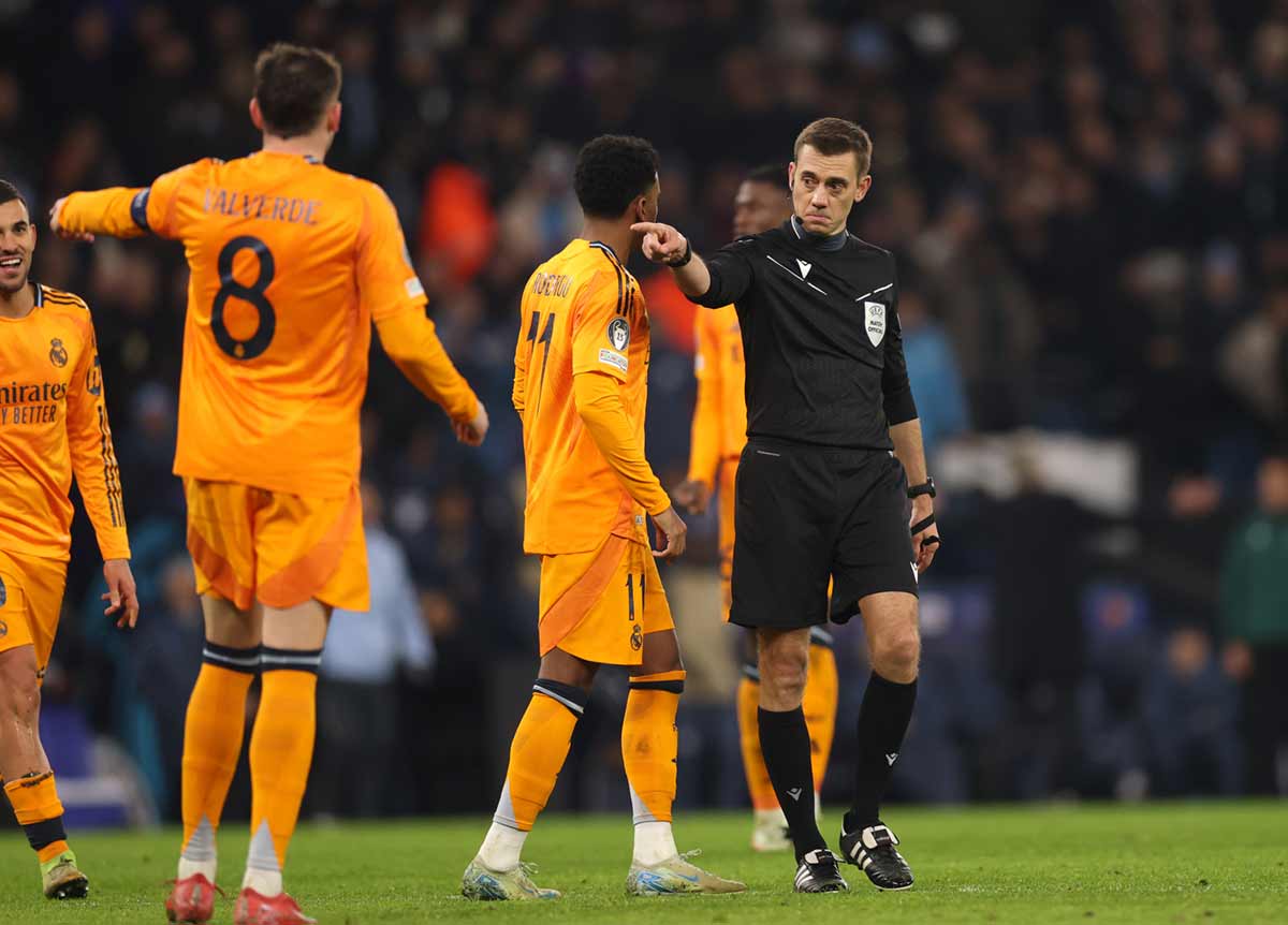 Clément Turpin en el Manchester City-Real Madrid
