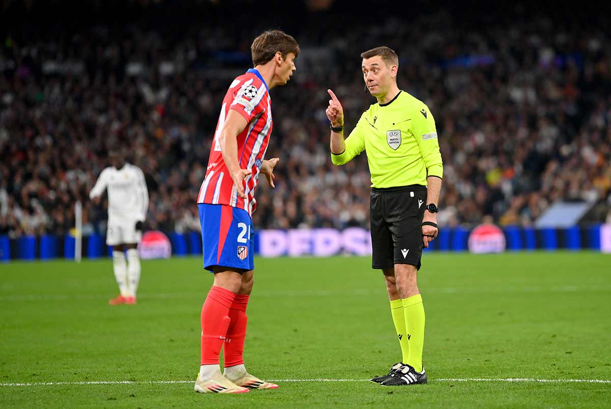 Clément Turpin en el Real Madrid - Atlético de Madrid