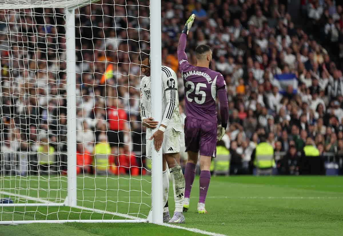 1-2: Un Madrid nefasto entrega la liga