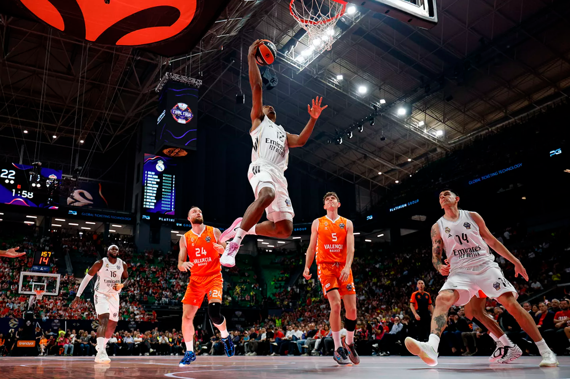 90-105: El Madrid se sobrepone a las desgracias