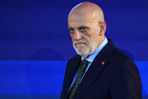 El NeoNegreirato de Tebas sólo es por dinero