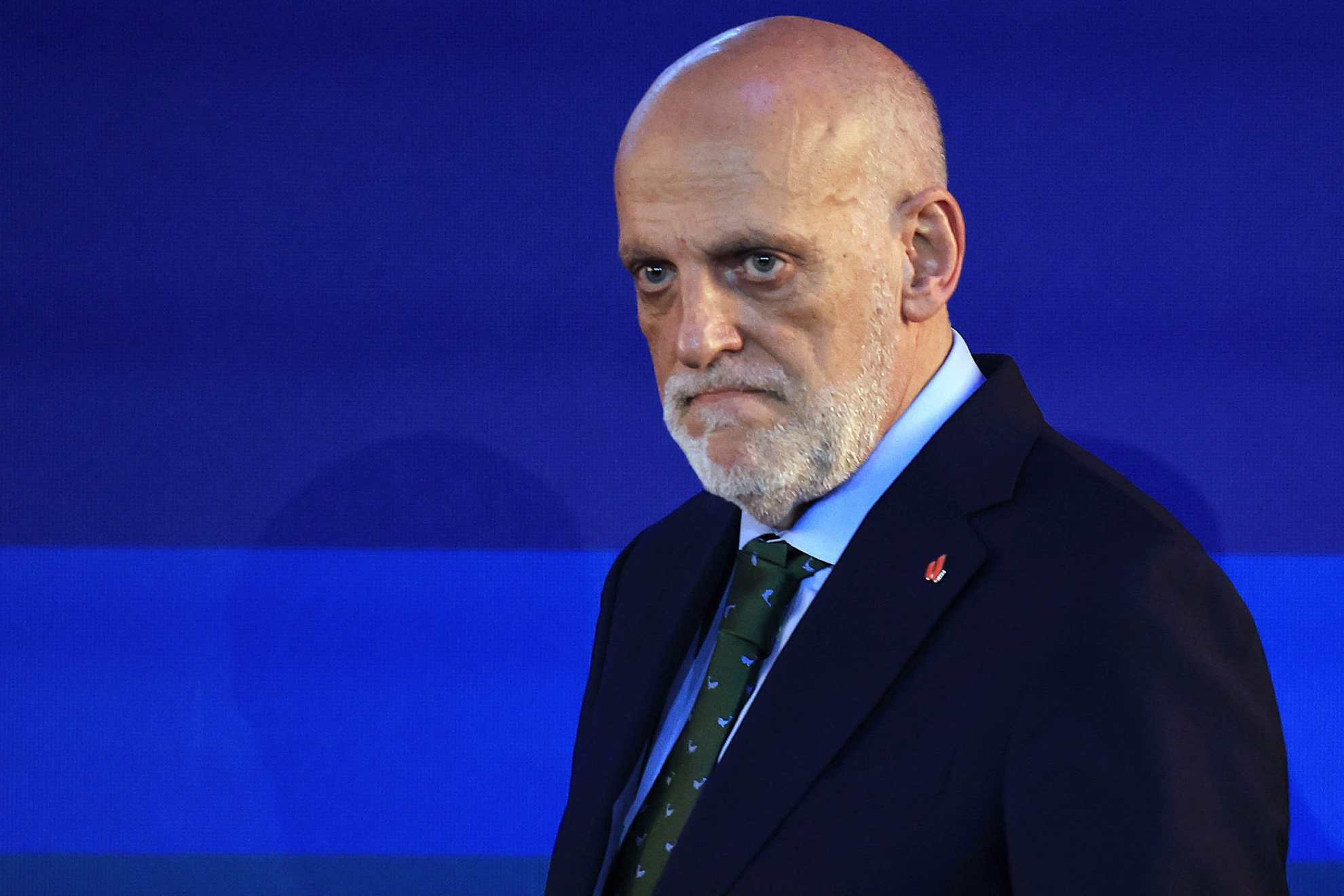 El NeoNegreirato de Tebas sólo es por dinero